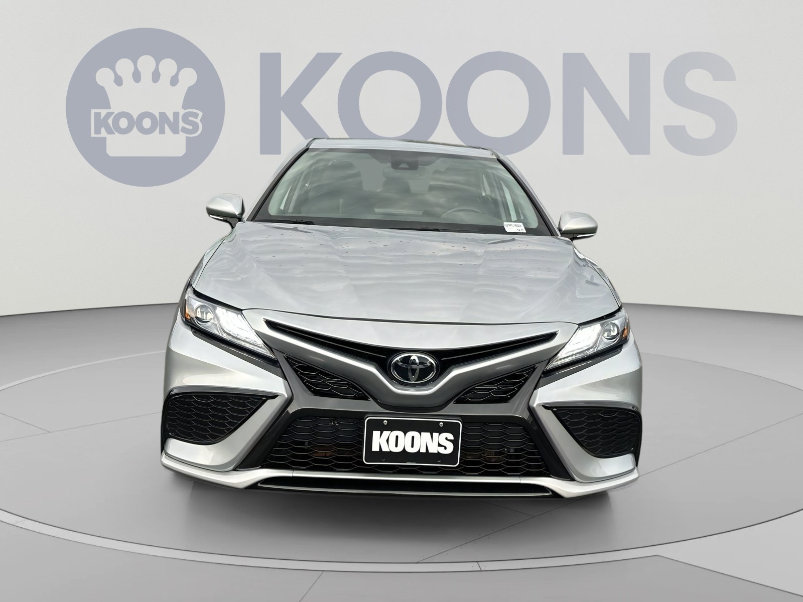 Used 2023 Toyota Camry XSE FWD image 4