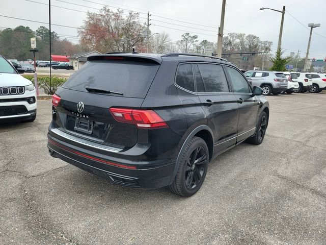 Used 2023 Volkswagen Tiguan SE R-Line image 2