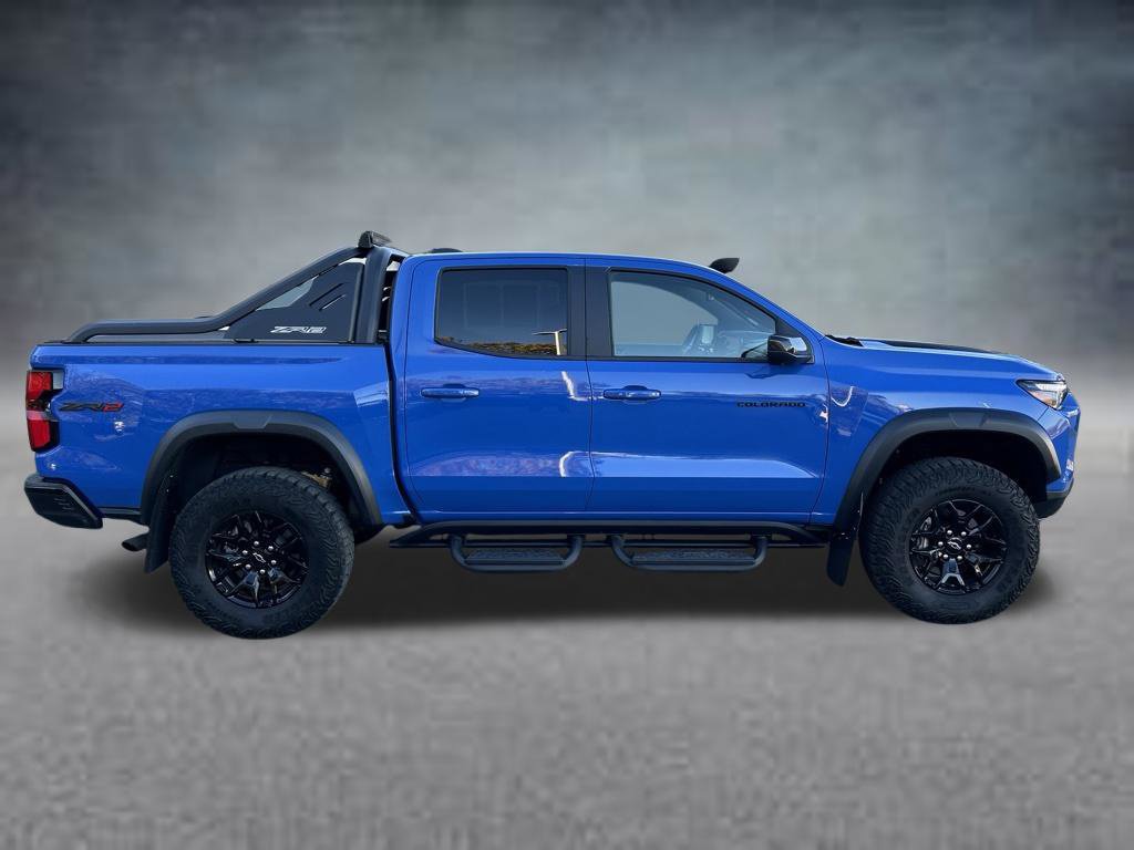 Used 2025 Chevrolet Colorado ZR2 w/ Midnight Edition AWD/4WD image 7