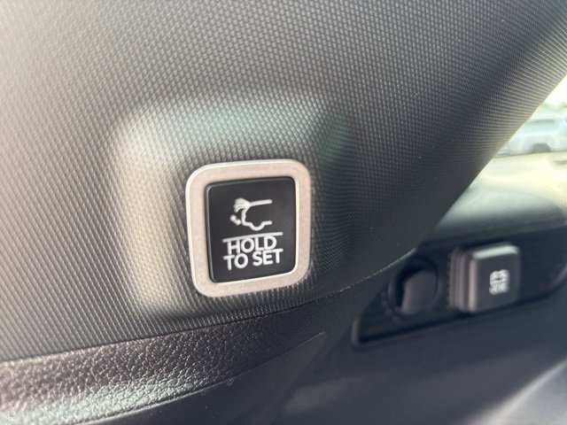 New 2025 Jeep Grand Cherokee Limited w/ Black Appearance Package image 23