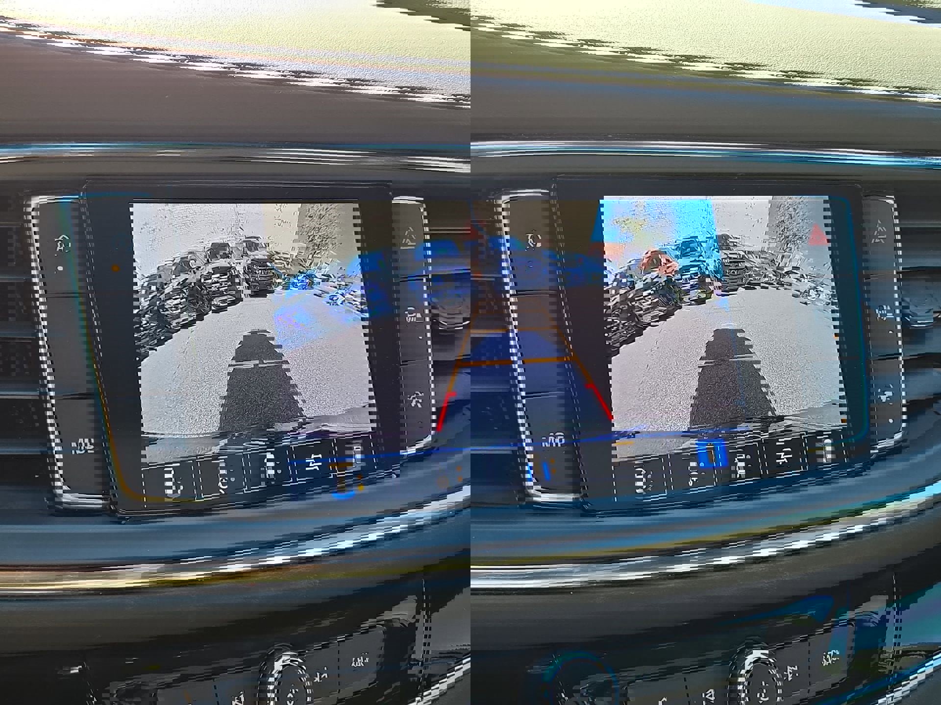 Used 2022 Buick Enclave Avenir w/ Avenir Technology Package image 18