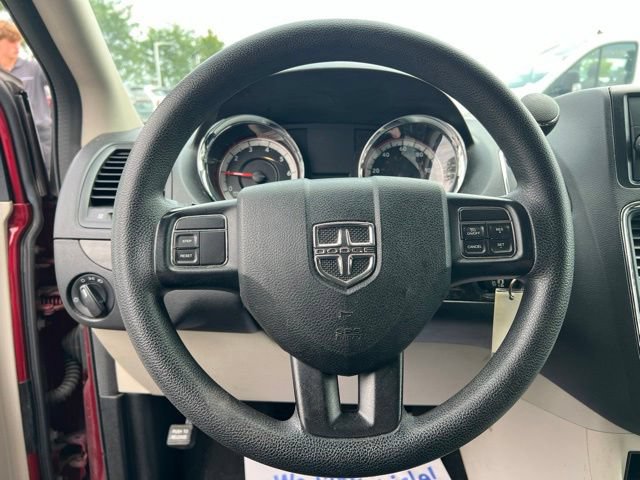 Used 2016 Dodge Grand Caravan SXT FWD image 13