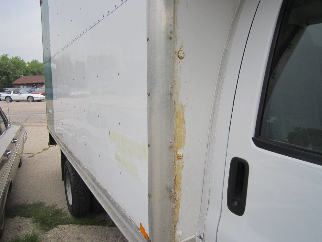 Used 2010 Chevrolet Express 3500 Extended image 3