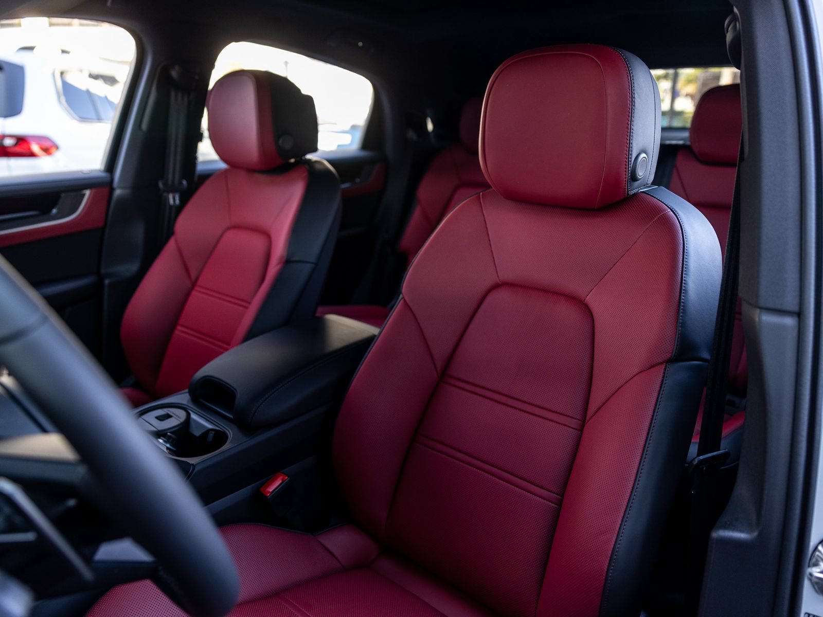 New 2026 Porsche Cayenne Coupe AWD/4WD image 5