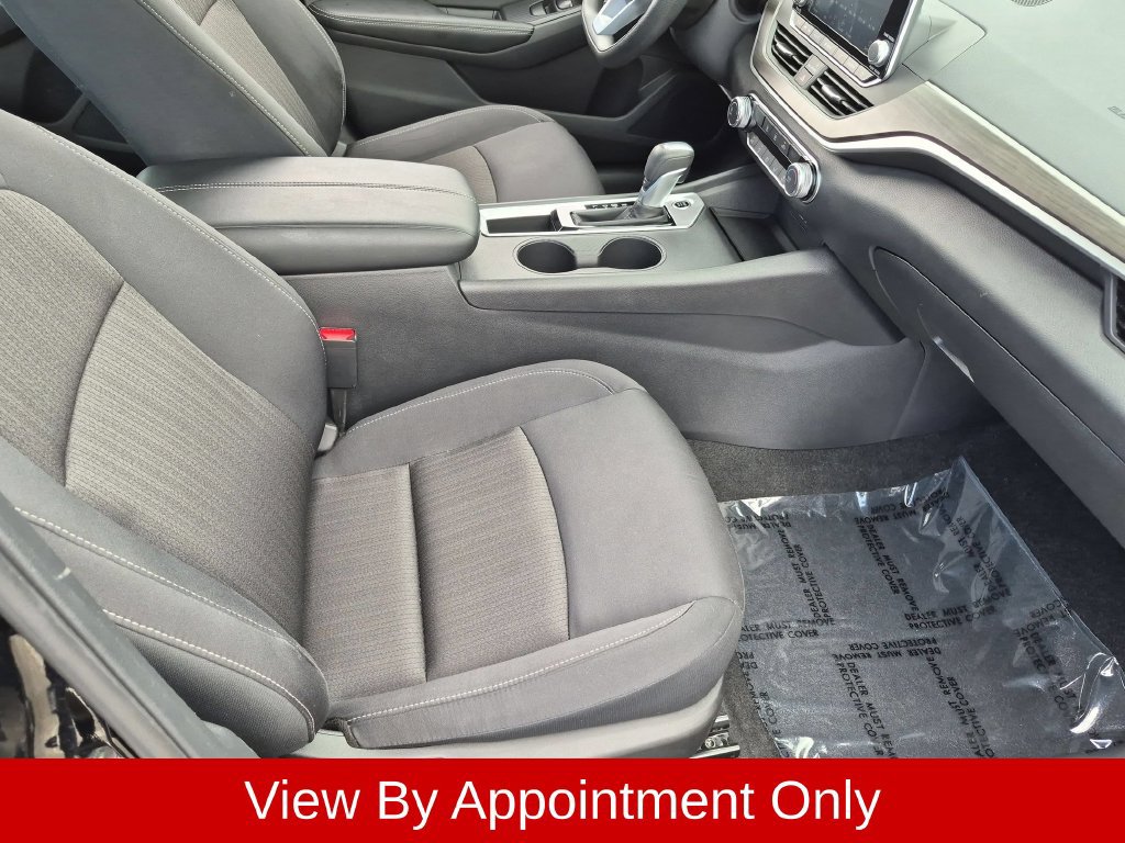 Used 2025 Nissan Altima 2.5 SV FWD image 30
