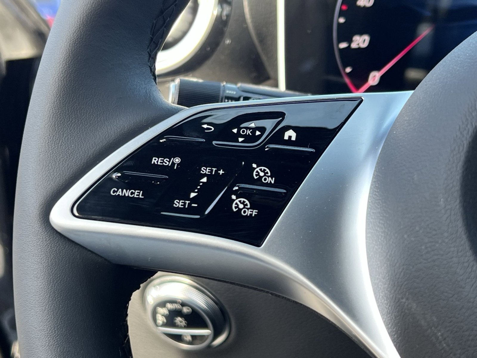 New 2026 Mercedes-Benz GLC 300 4MATIC image 29