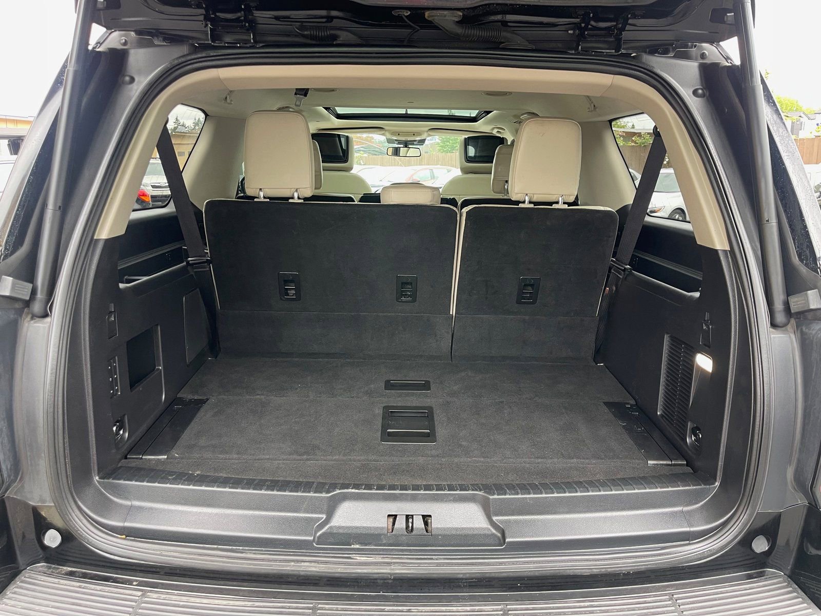 Used 2018 Ford Expedition Max Platinum AWD/4WD image 18