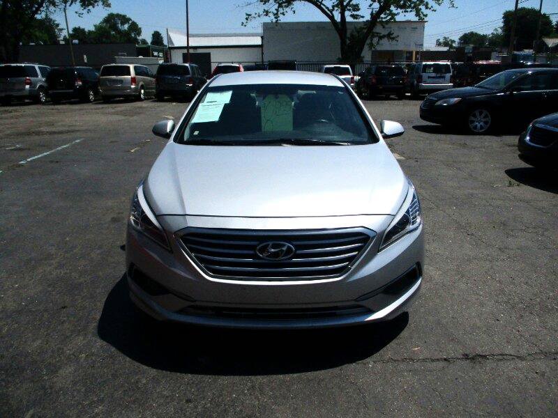 Used 2016 Hyundai Sonata SE image 3