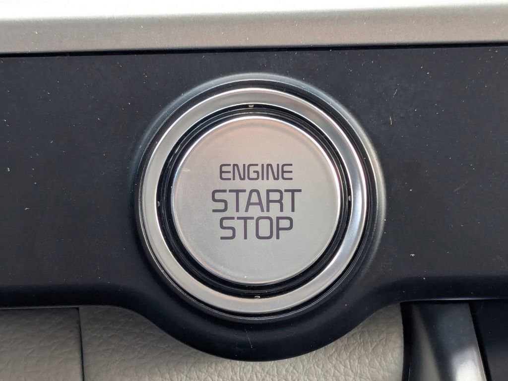 Used 2024 Kia Carnival LX image 34