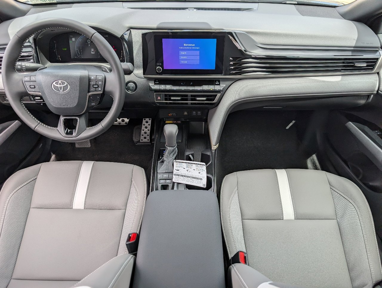 Used 2026 Toyota Camry SE w/ Convenience Package FWD image 4