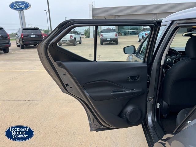Used 2024 Nissan Kicks SV FWD image 13