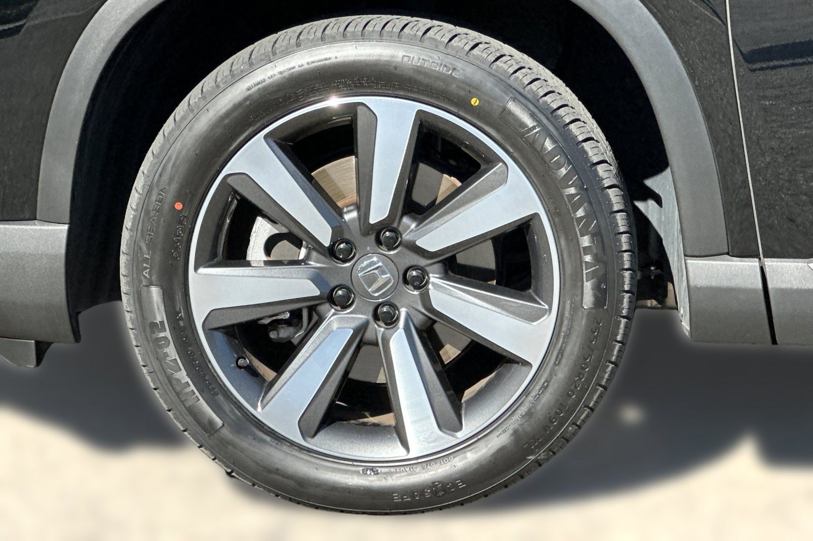 Used 2024 Honda Pilot Touring image 12