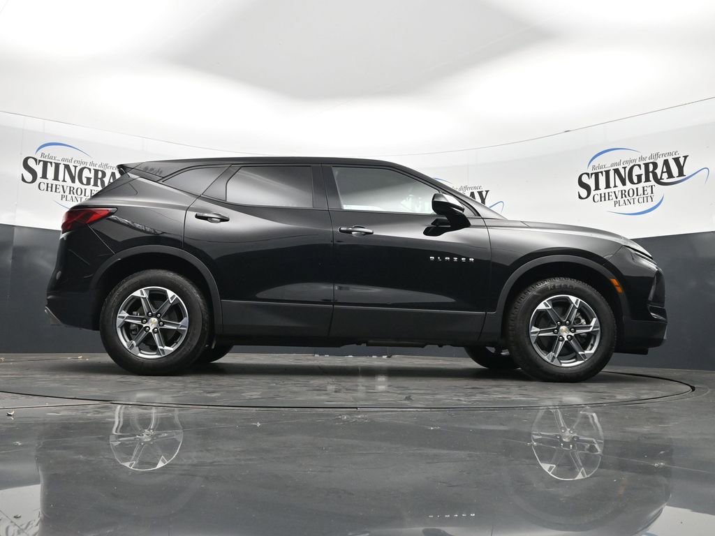 Used 2025 Chevrolet Blazer LT FWD image 33
