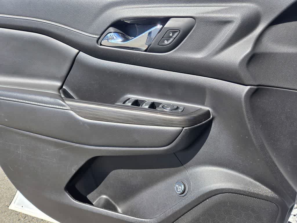 Used 2023 GMC Acadia SLT FWD image 19