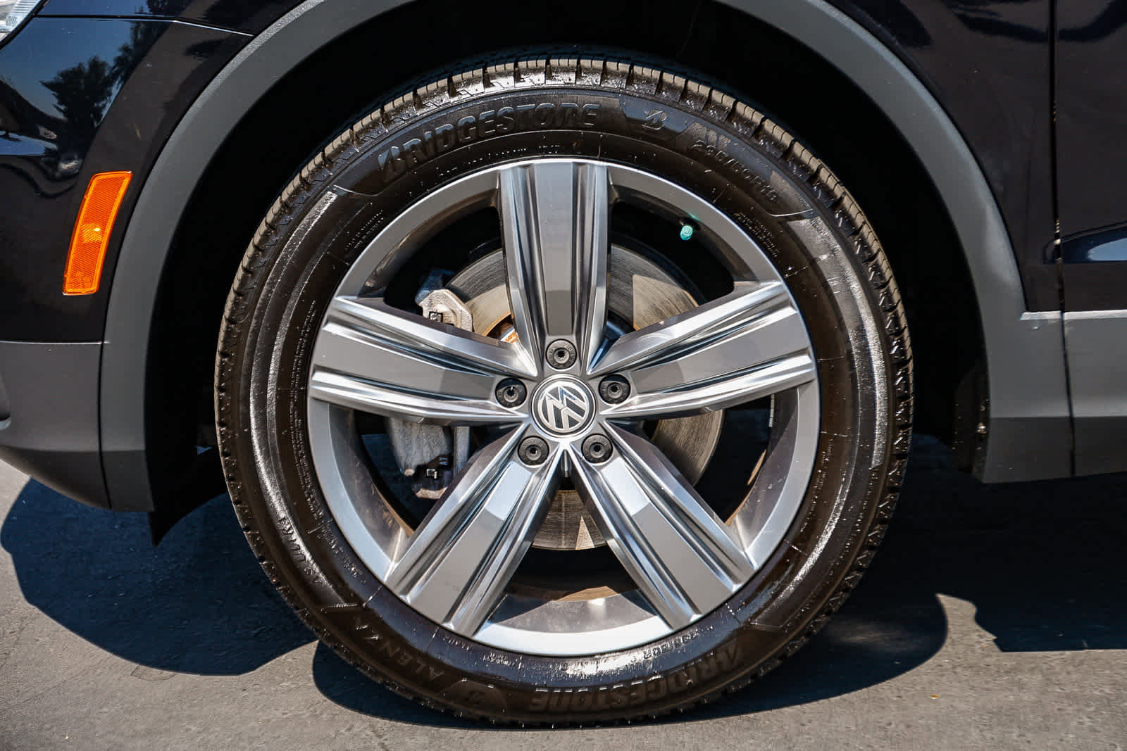 Used 2020 Volkswagen Tiguan SEL image 8