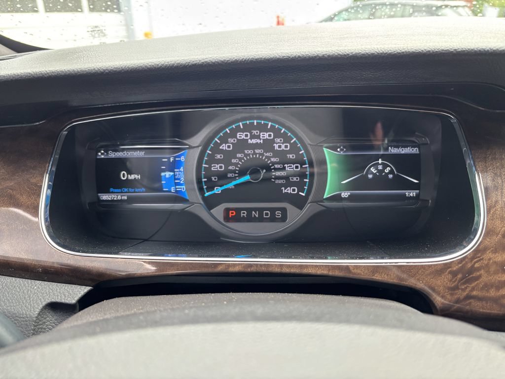 Used 2019 Ford Taurus Limited AWD/4WD image 17