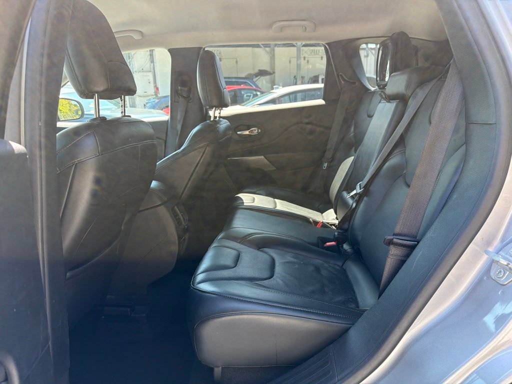 Used 2020 Jeep Cherokee Limited AWD/4WD image 9