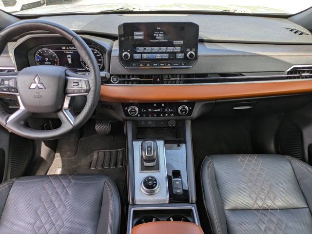 Used 2023 Mitsubishi Outlander SEL FWD image 15