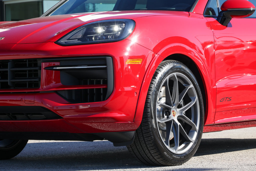 New 2026 Porsche Cayenne GTS AWD/4WD image 6
