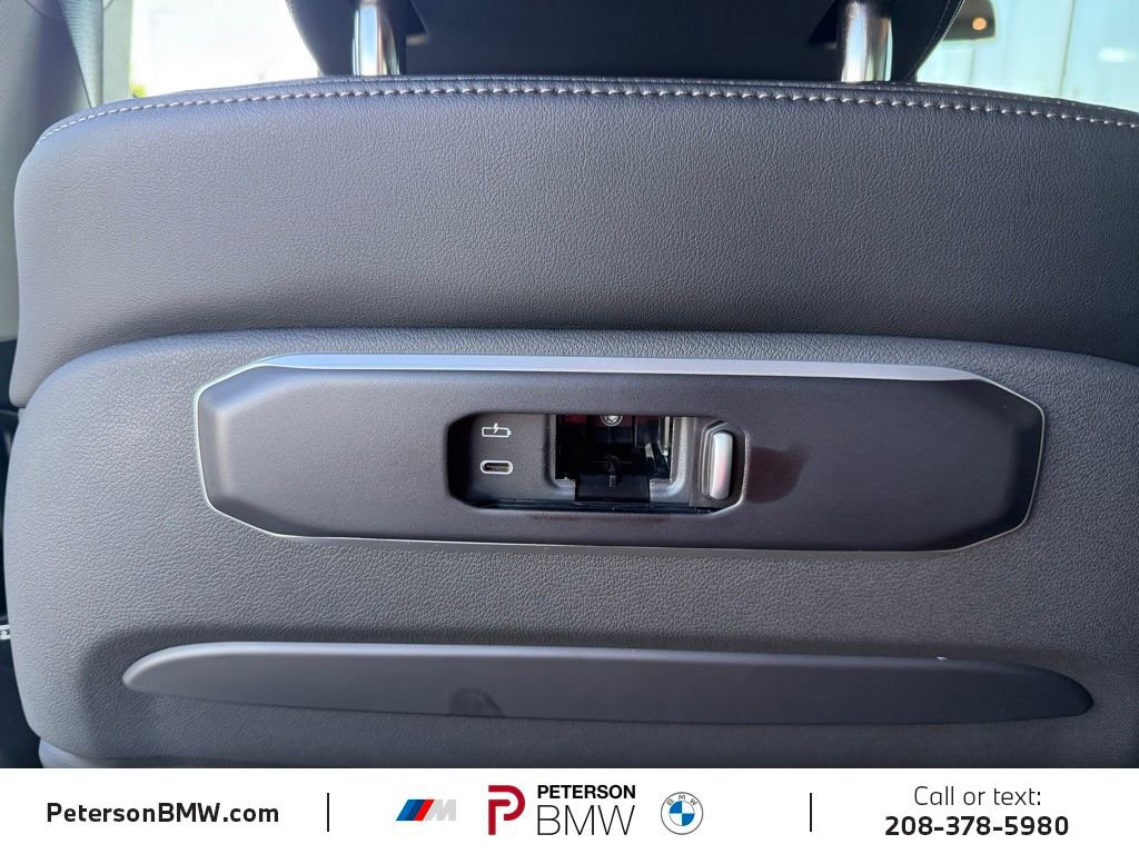 New 2027 BMW X7 xDrive40i w/ Premium Package AWD/4WD image 30