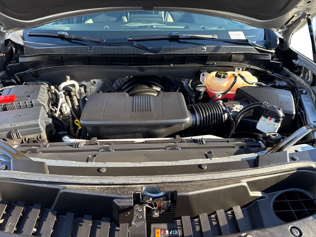 Used 2024 Chevrolet Suburban Premier image 11