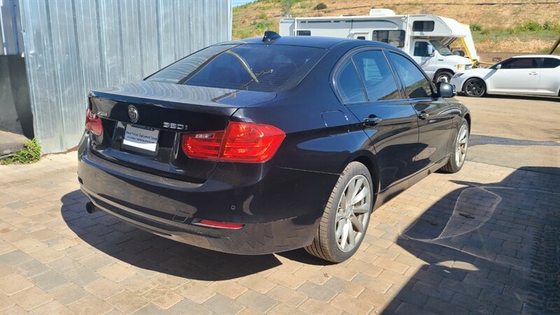 Used 2015 BMW 320i xDrive Sedan AWD/4WD image 4