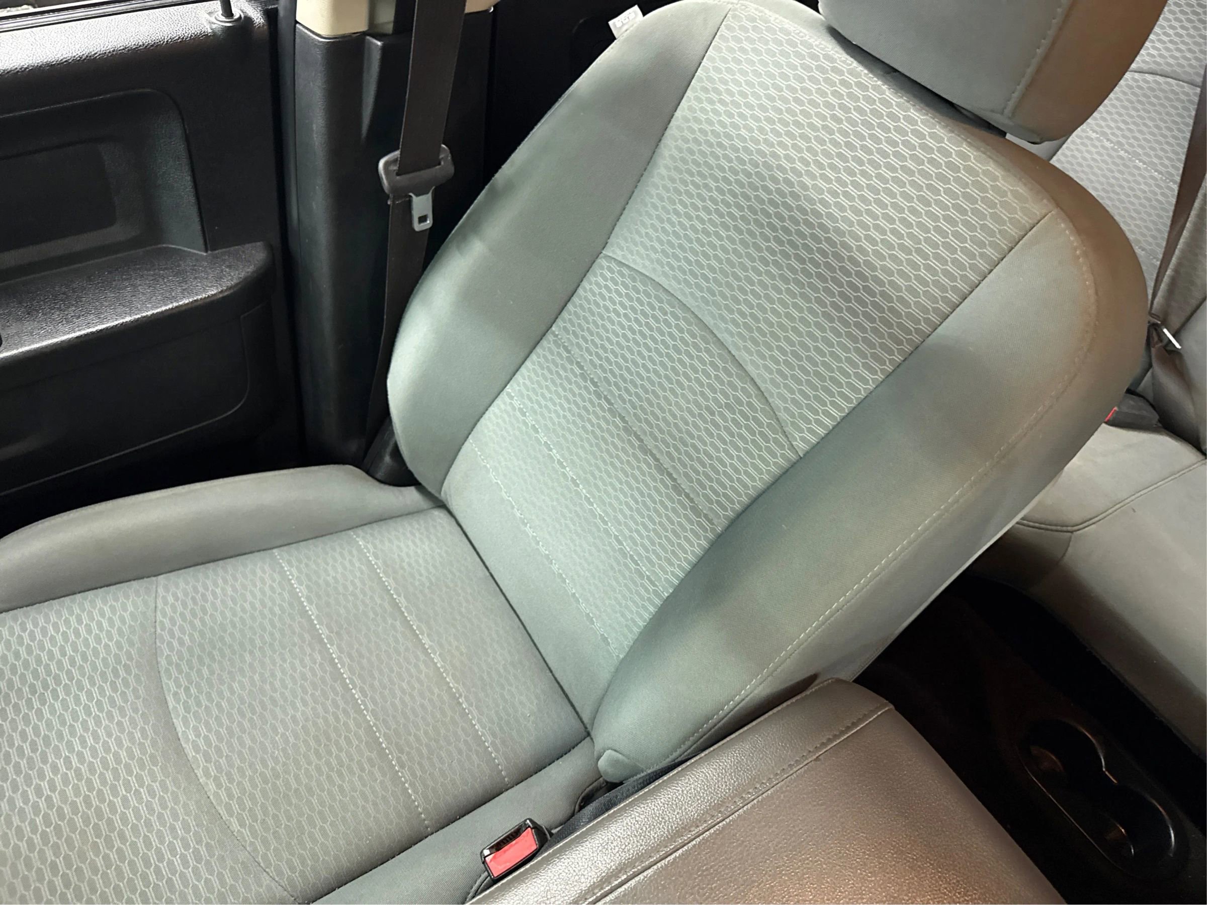 Used 2015 RAM 1500 Express AWD/4WD image 25