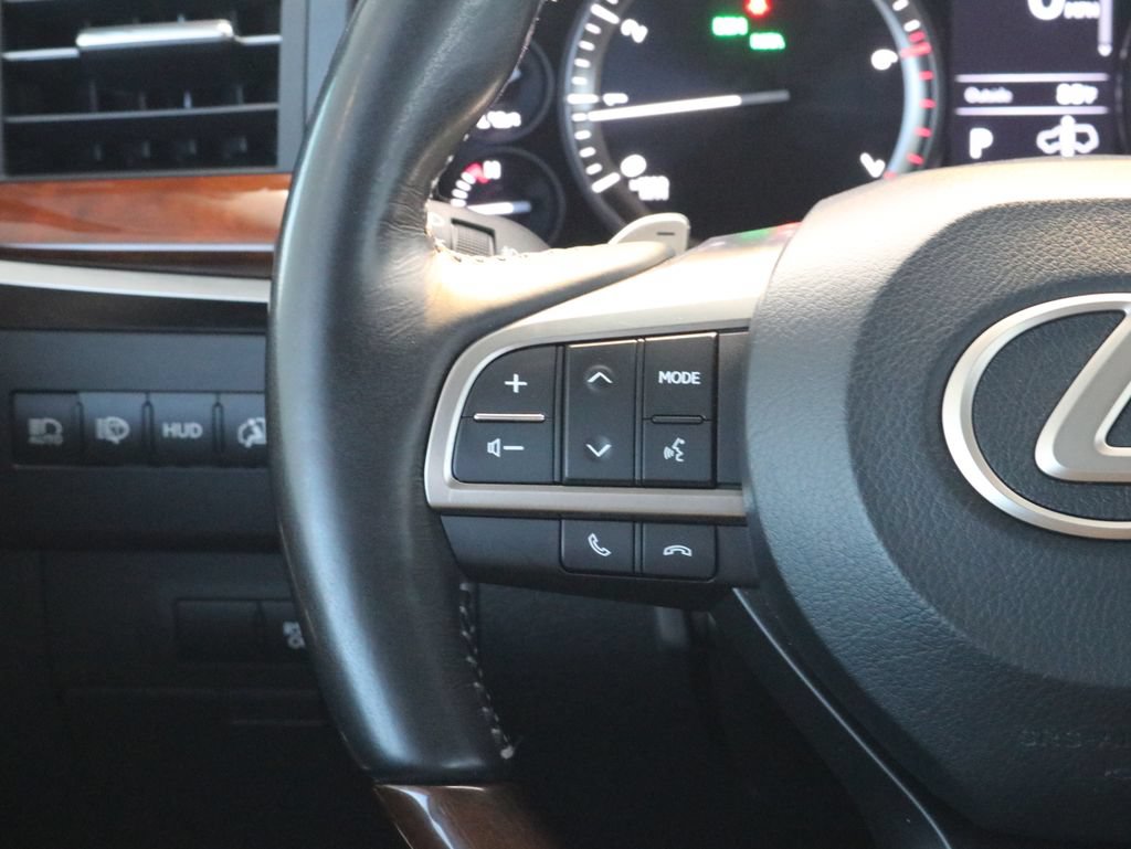 Used 2017 Lexus LX 570 4WD w/ Luxury Package image 11