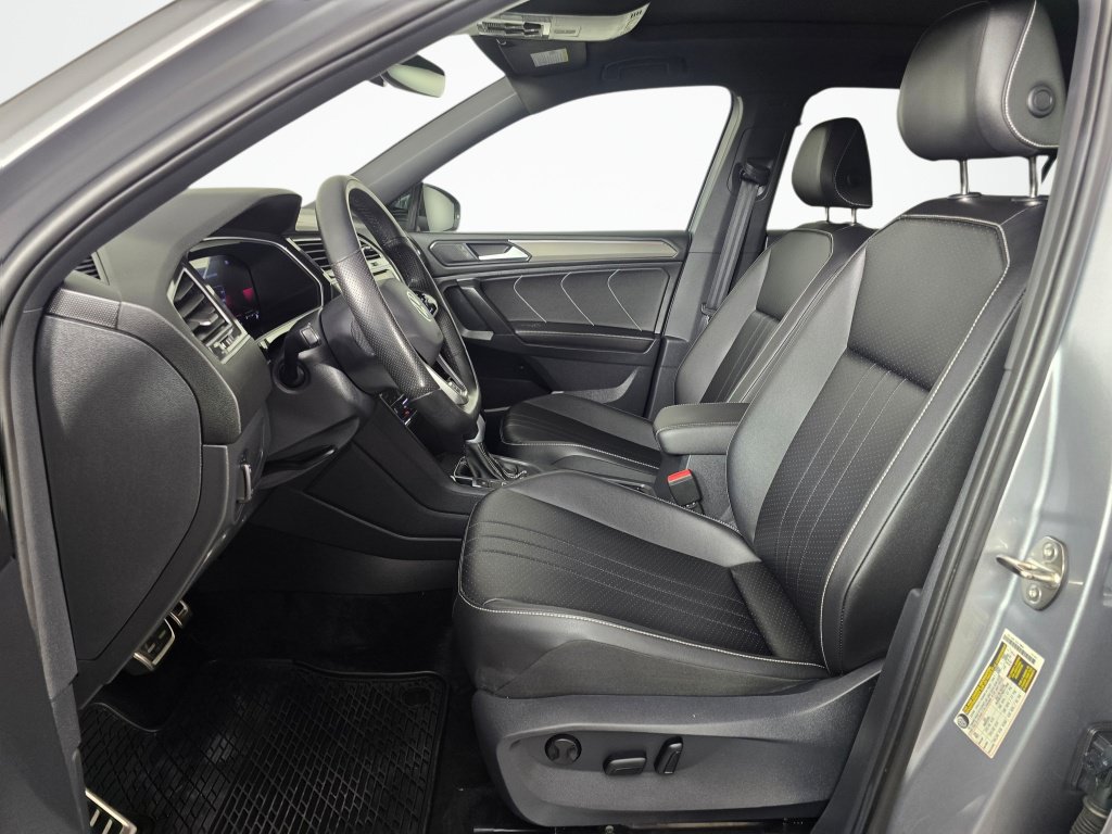 Used 2024 Volkswagen Tiguan SE R-Line AWD/4WD image 23