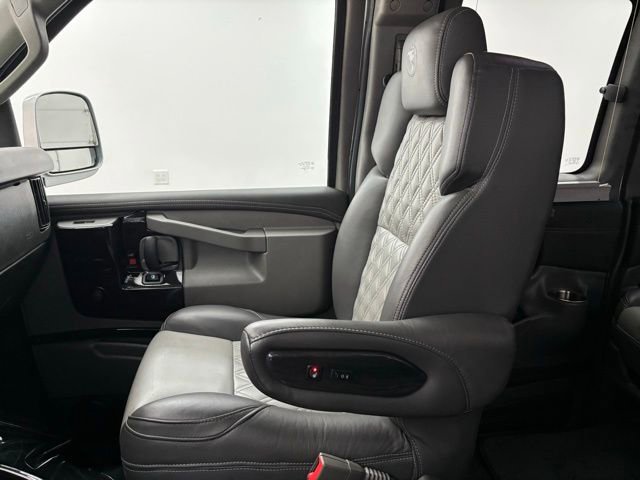 Used 2022 GMC Savana 2500 Extended w/ Enhanced Convenience Package RWD image 38