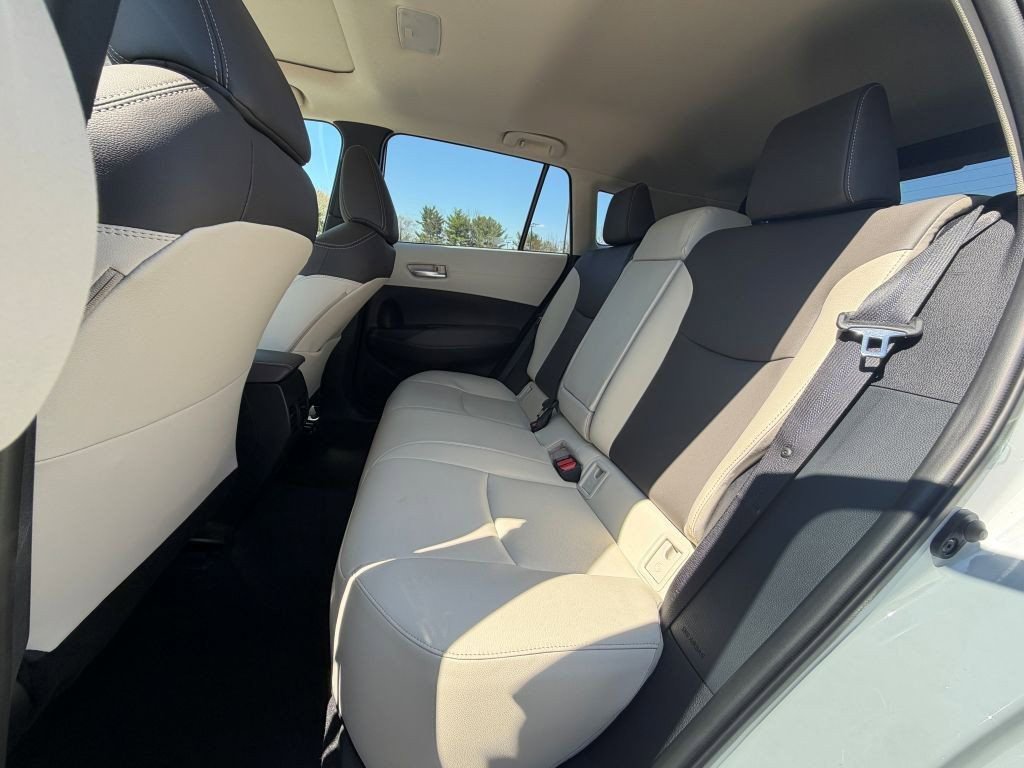 Used 2023 Toyota Corolla Cross XLE w/ Convenience Package image 25