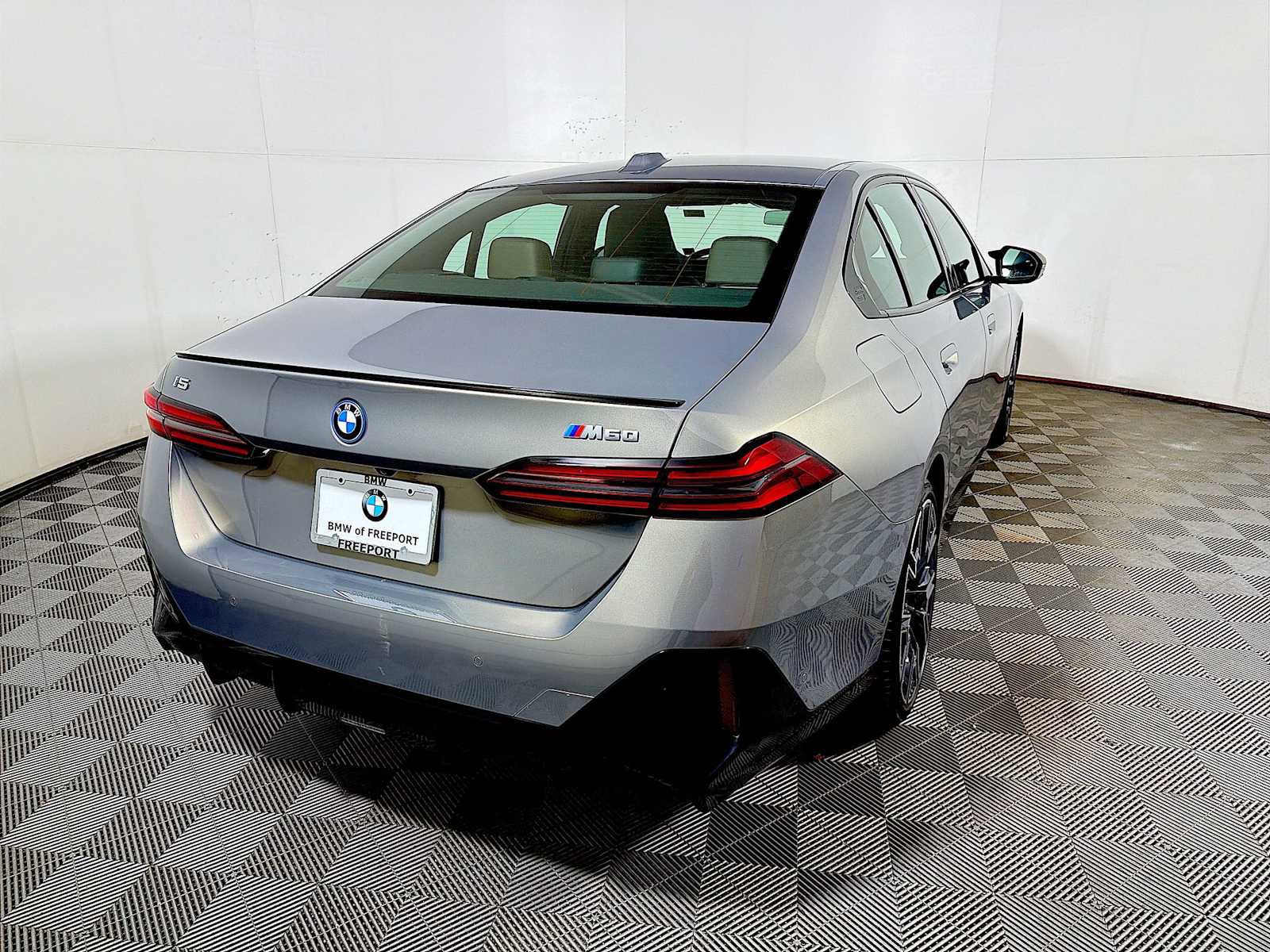 Used 2024 BMW i5 M60 w/ Premium Package image 6