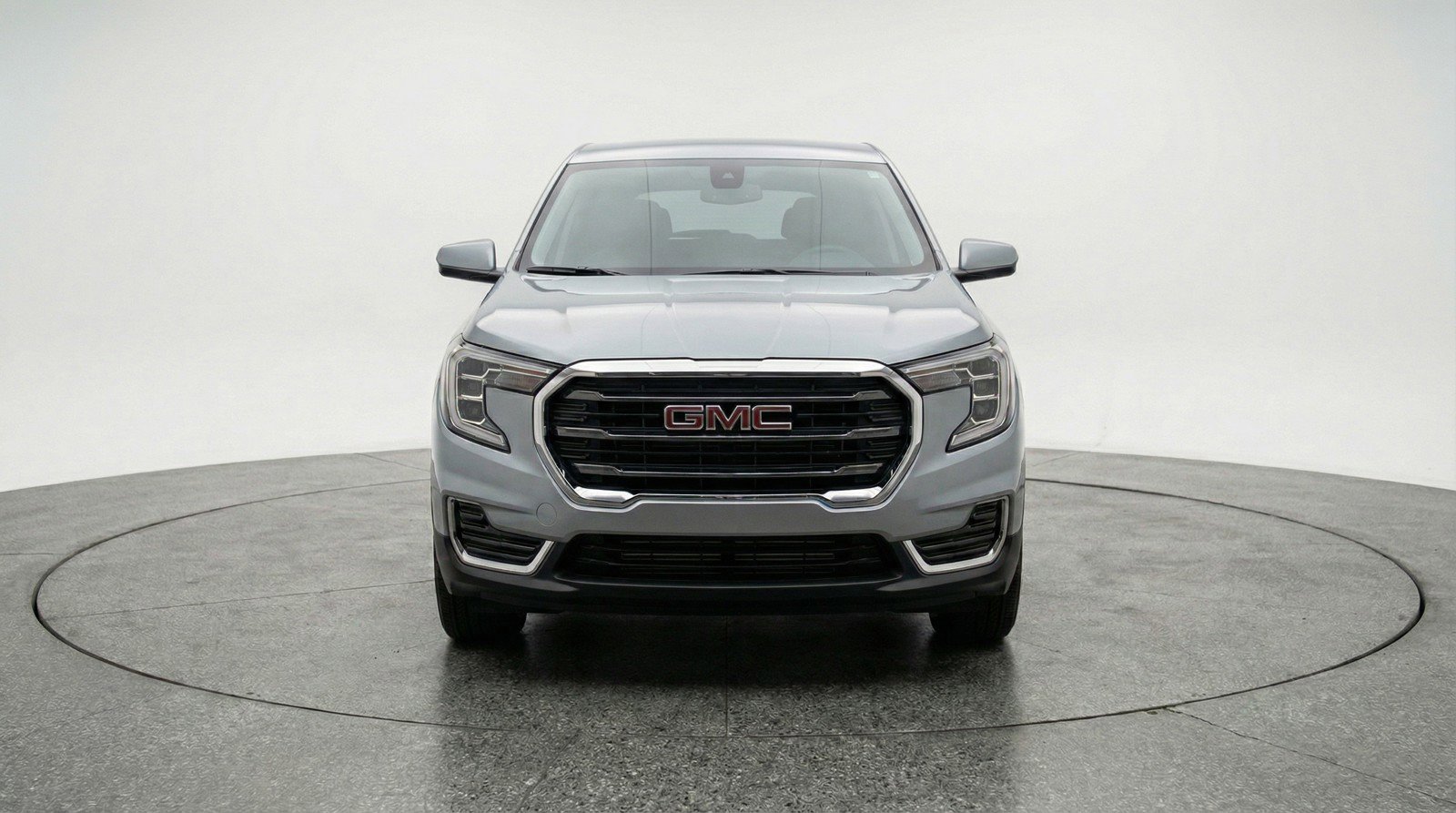 Used 2024 GMC Terrain SLE image 2