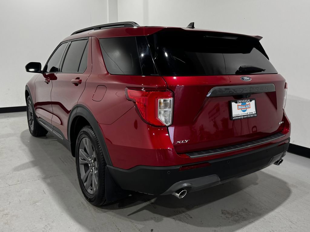Used 2021 Ford Explorer XLT w/ Equipment Group 202A AWD/4WD image 42