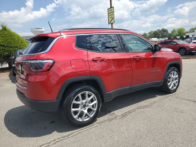 Certified 2025 Jeep Compass Latitude AWD/4WD image 8