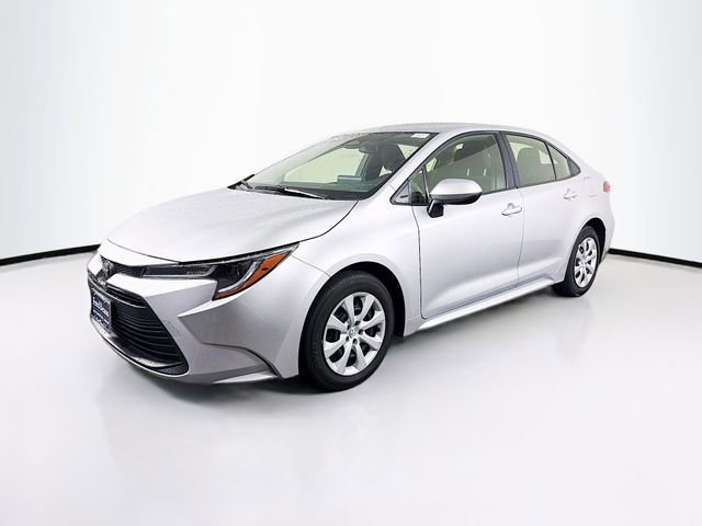 Used 2023 Toyota Corolla LE FWD image 3