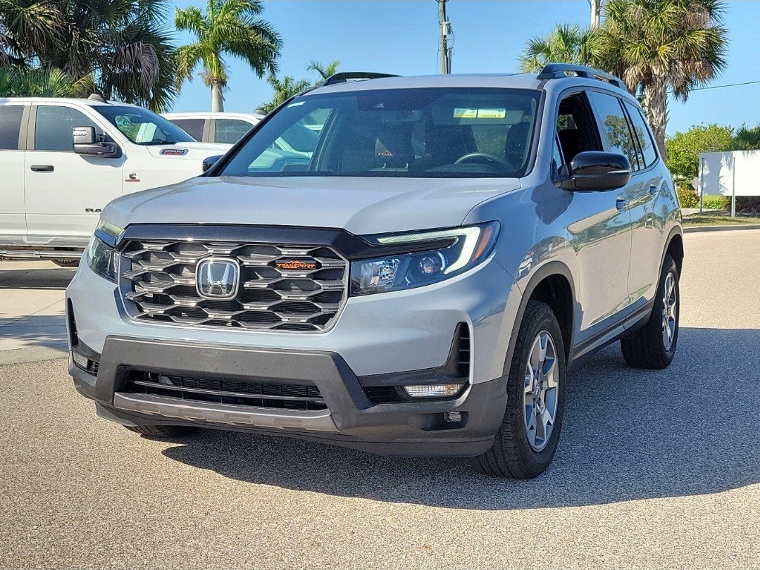 Used 2023 Honda Passport TrailSport image 3