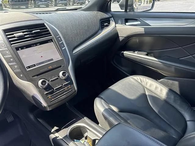 Used 2017 Lincoln MKC Select w/ Select Plus Package AWD/4WD image 11