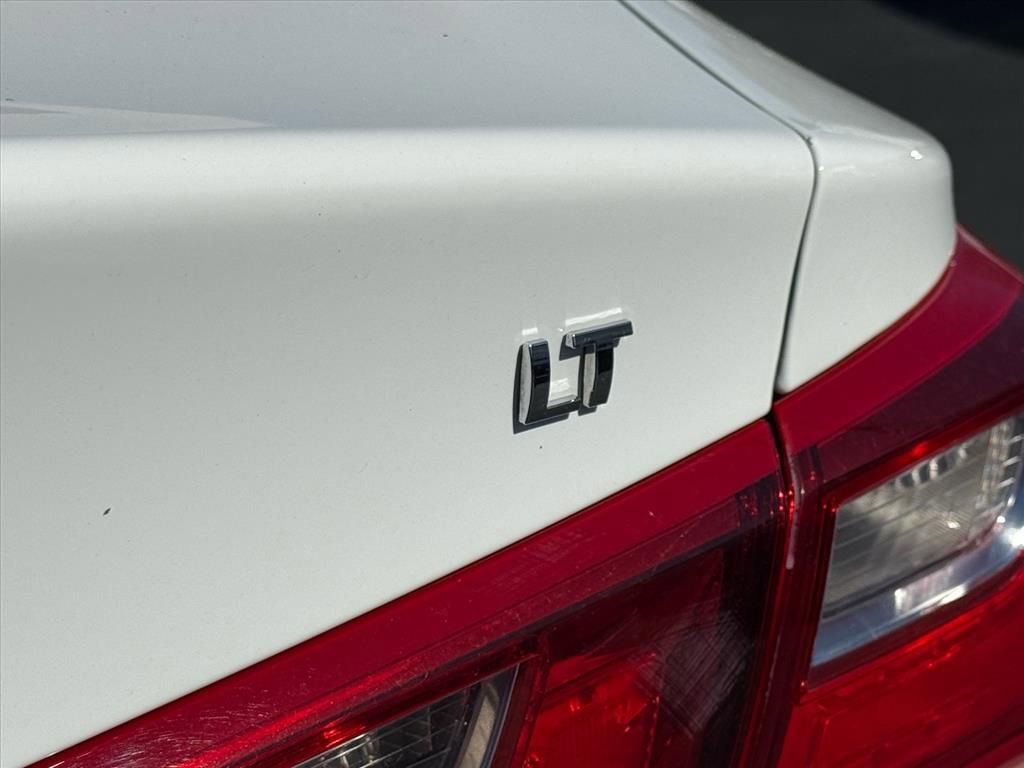 Used 2024 Chevrolet Malibu LT image 15