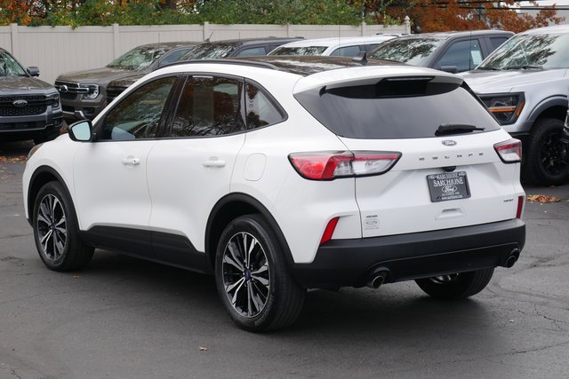 Used 2022 Ford Escape SE w/ SE Sport Appearance Package image 10