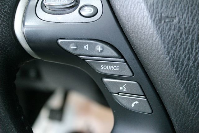 Used 2020 Nissan Pathfinder SL image 17