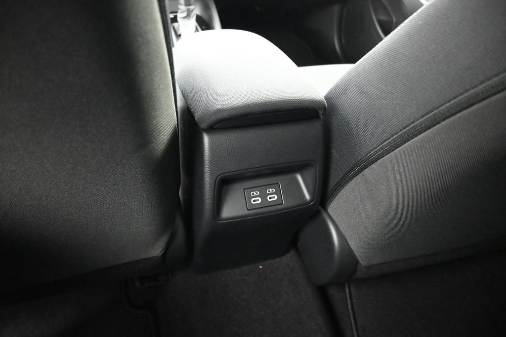 Used 2026 Toyota Corolla LE w/ Carpet Mat Package (TMS) FWD image 17