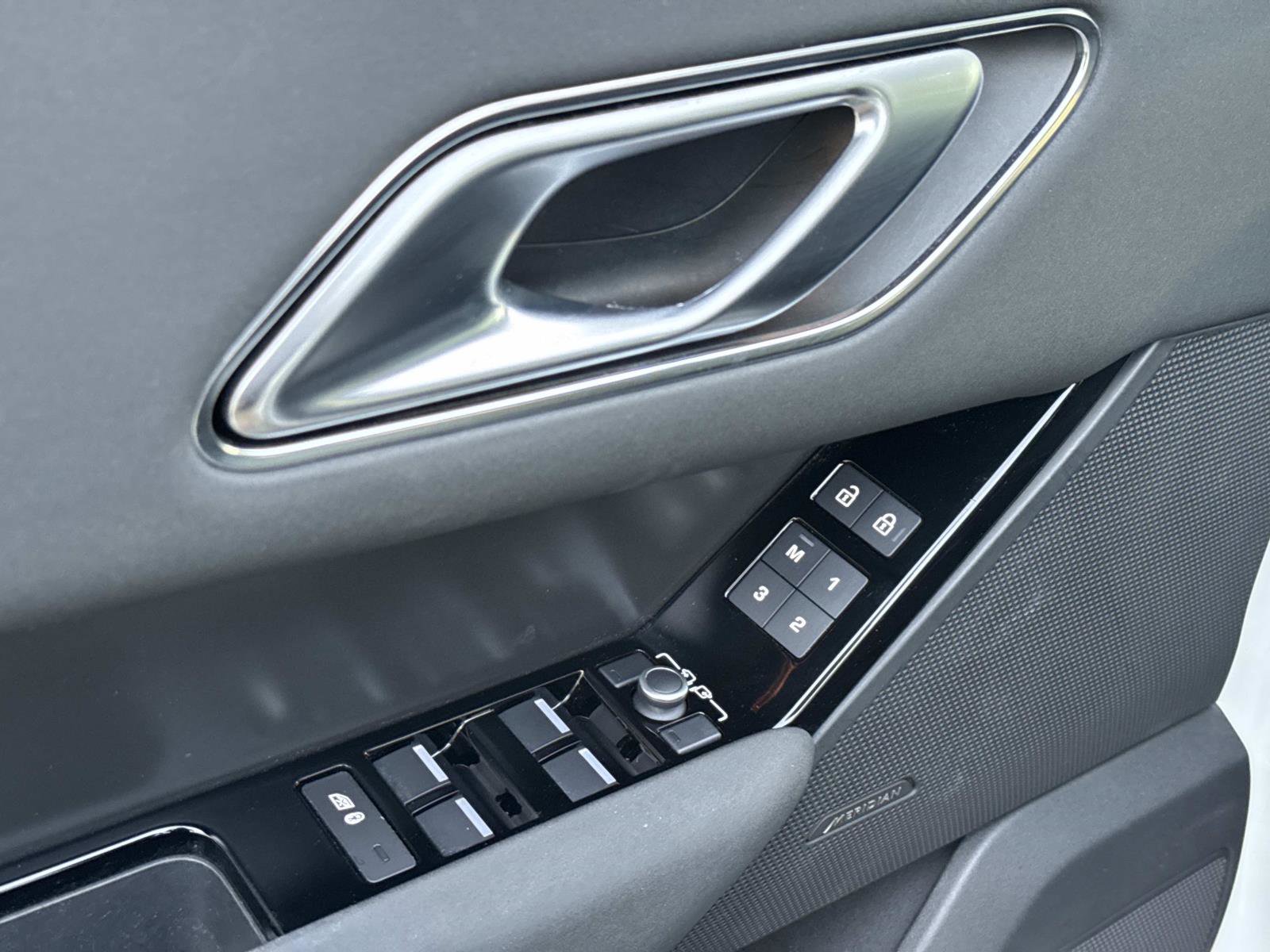 Used 2024 Land Rover Range Rover Velar Dynamic SE image 20