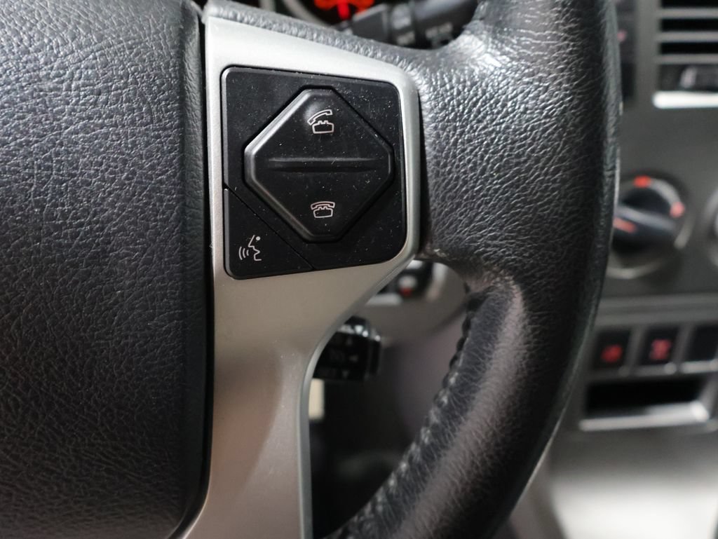 Used 2016 Toyota Sequoia SR5 AWD/4WD image 32