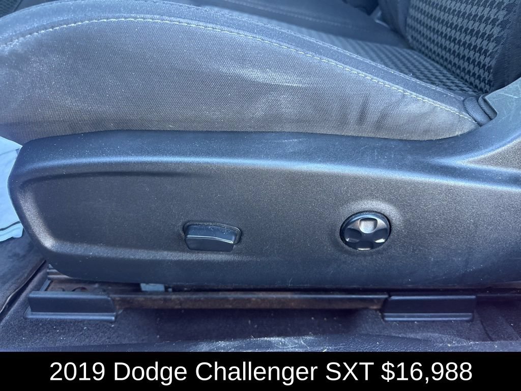 Used 2019 Dodge Challenger SXT RWD image 13