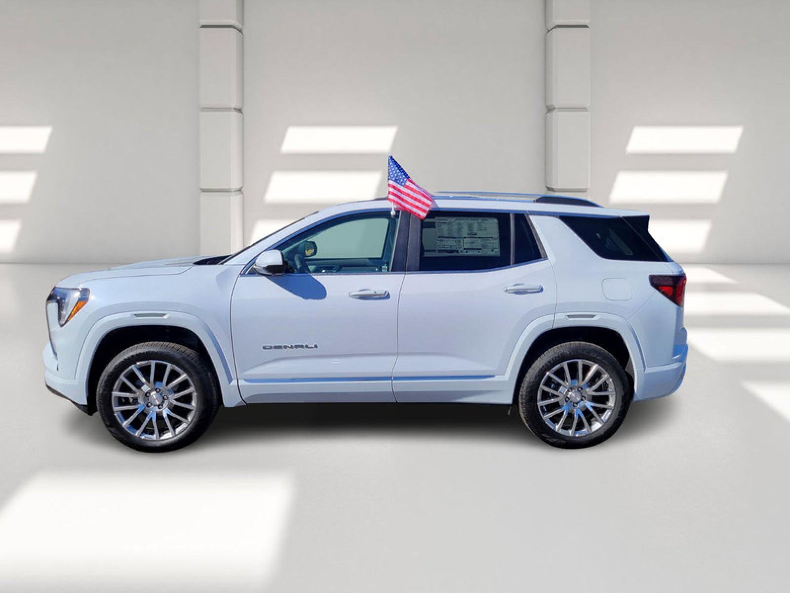 New 2026 GMC Terrain Denali w/ LPO, Floor Liner Package image 4