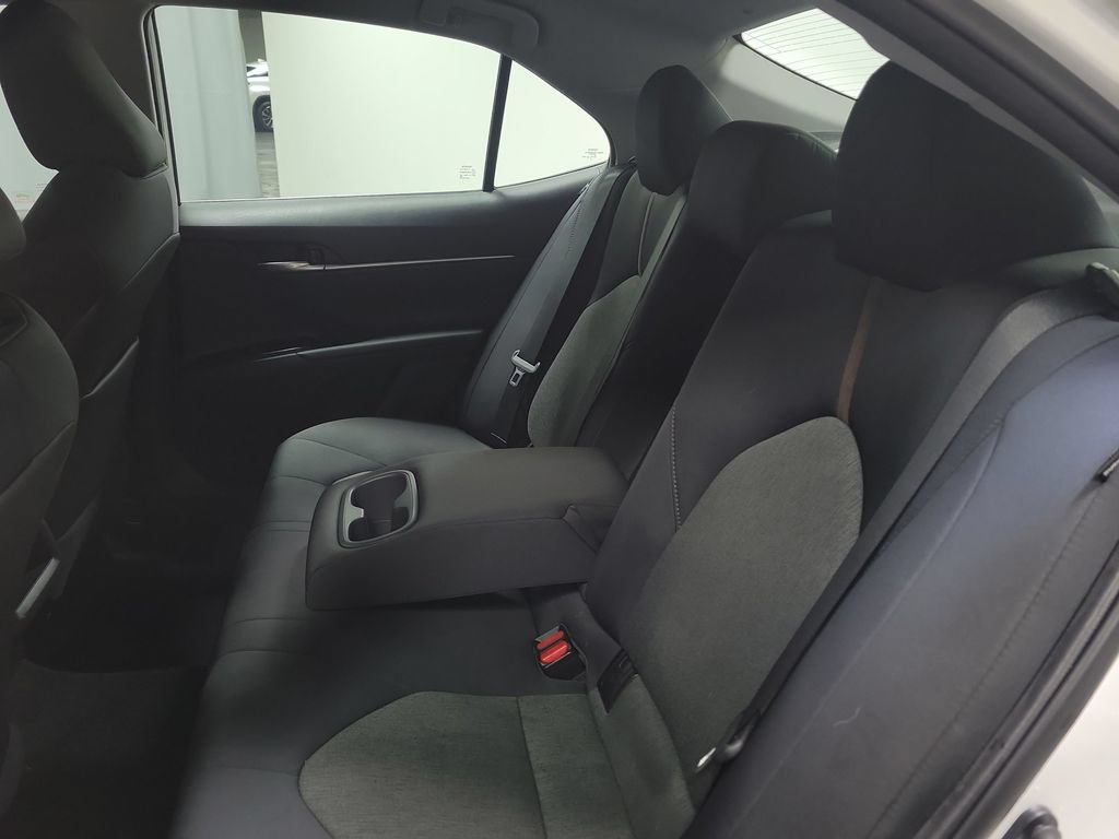 Used 2018 Toyota Camry LE FWD image 23