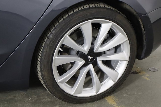 Used 2020 Tesla Model 3 Standard Range Plus RWD image 48