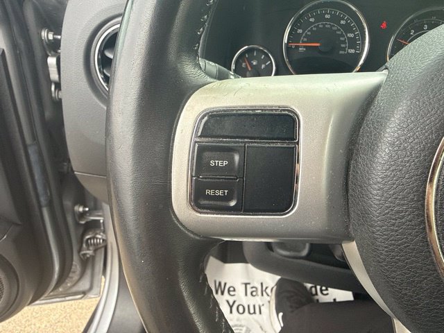 Used 2017 Jeep Compass Latitude FWD image 12