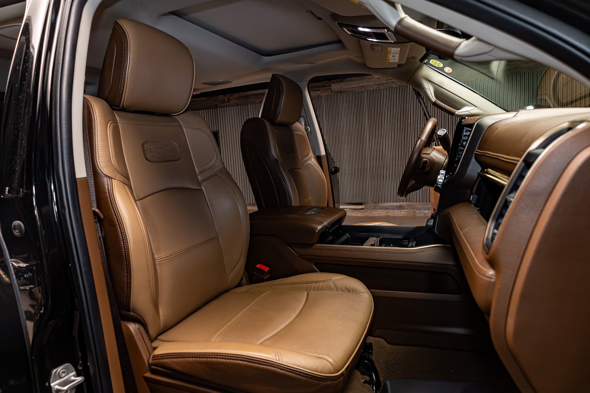 Used 2024 RAM 3500 Limited w/ Towing Technology Group image 26